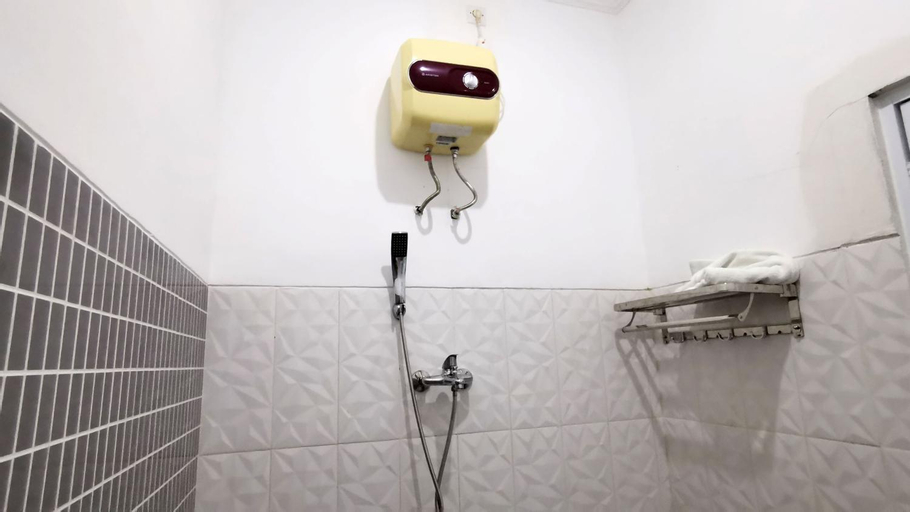 Bathroom 8