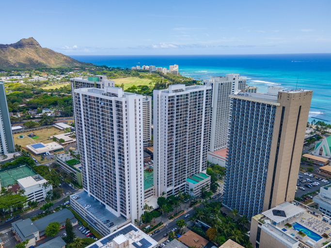 Exterior & Views 2, High Floor Ocean View Condo w/ 2 Beds and Parking, Honolulu