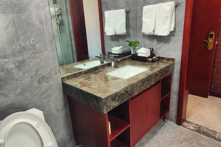 Bathroom 3, Huoqiudu International Hotel, Lu'an