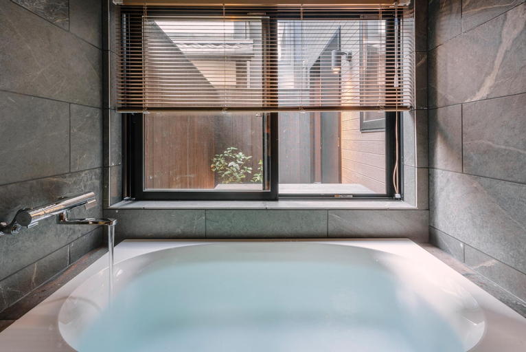 Bathroom 18
