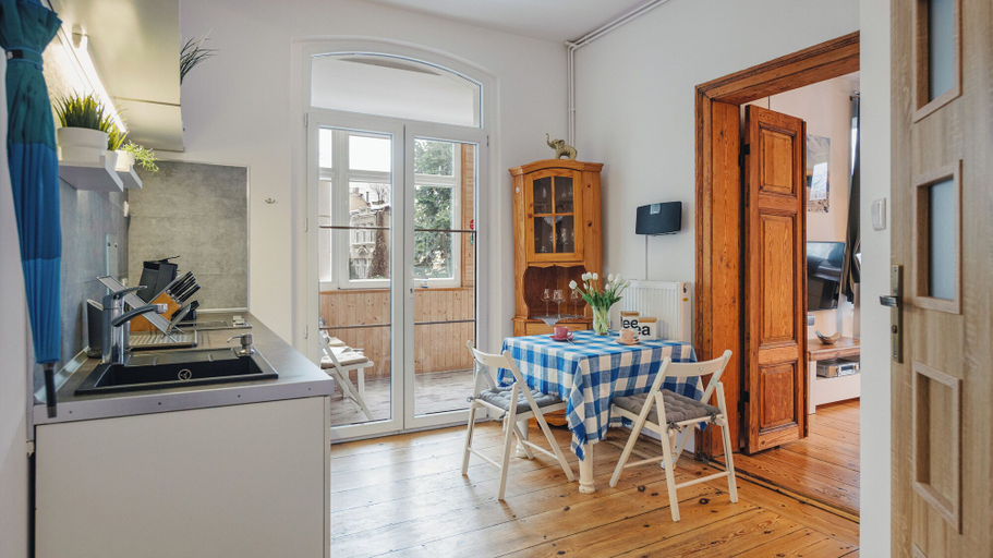 In-room dining, Apartamenty Sun & Snow Obrońców Westerplatte 8, Sopot