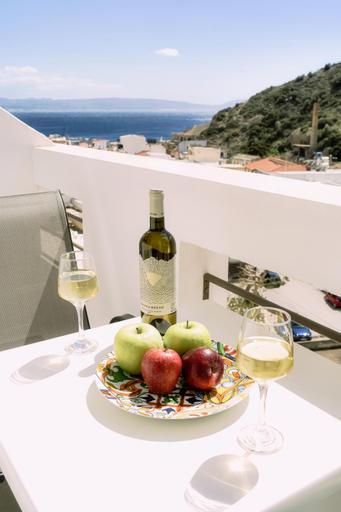 Food & Drinks, Lefka Ori - Agia Galini, Crete