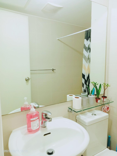 Bathroom, S-a-f-e Haven Resort Staycation, Parañaque