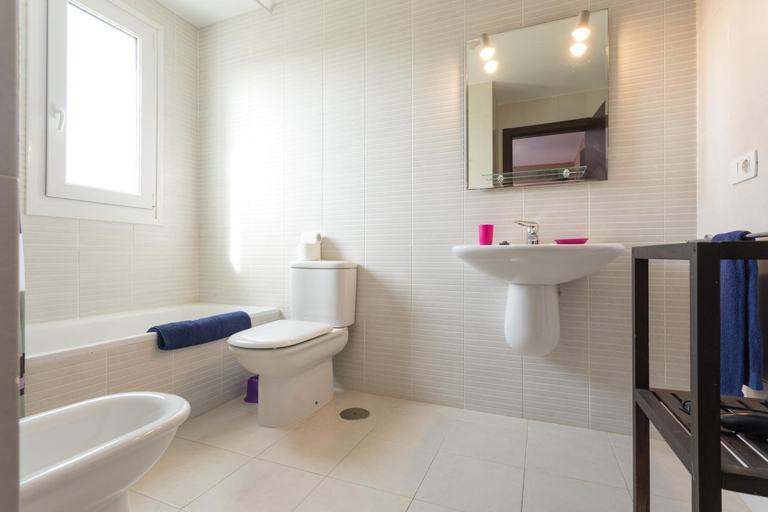 Bathroom 4, Preciosa Villa Con Piscina Privada - Villa MaPo, Las Palmas