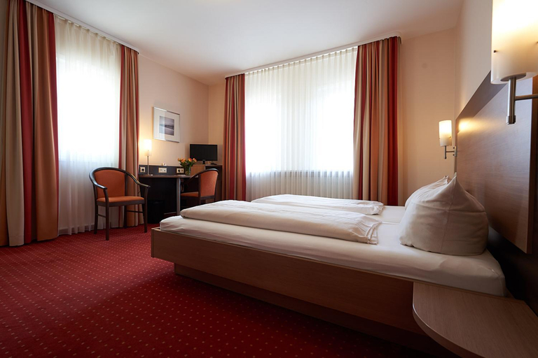 Bedroom 4, Hotel Gasthof Konig Karl, Freudenstadt