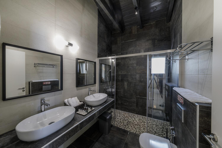 Bathroom 4, Manazil Mani - Luxury Villas, Peloponnese