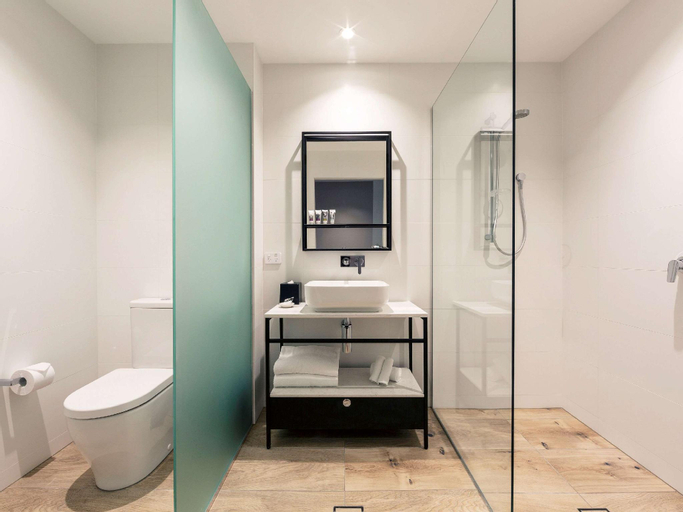 Bathroom 7