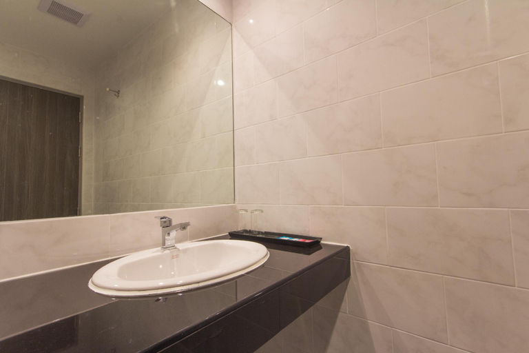 Bathroom 8