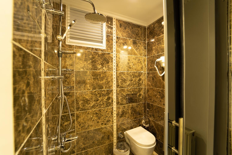 Bathroom 3, Zin Hotel Istanbul, Fatih