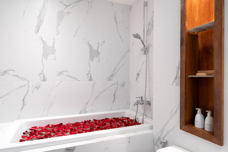 Bathroom 12