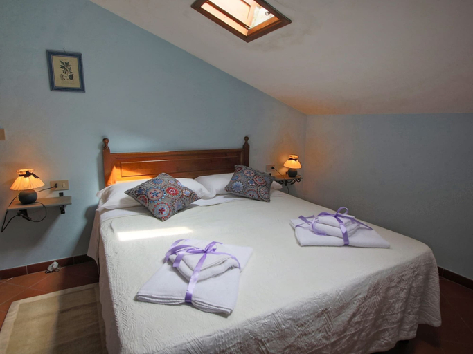 Bedroom 2, Attractive Mansion With Pool, Arezzo