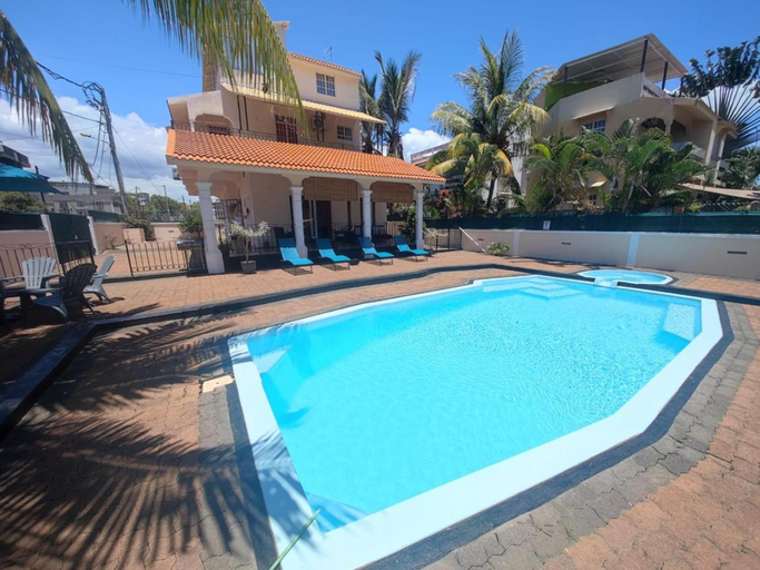 Others 5, VILLA L'OR with Private Pool, Black River