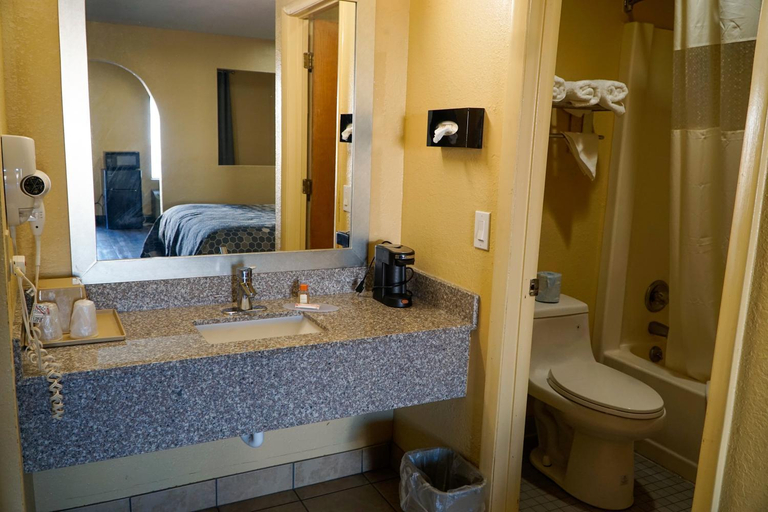 Bathroom 3, Southern Inn and Suites, Spartanburg