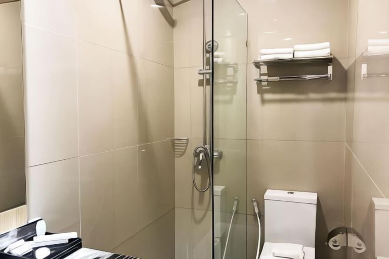 Bathroom 11