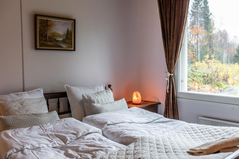 Bedroom 2, Lapland Sunrise Cottage with lakefront Sauna, Lapland