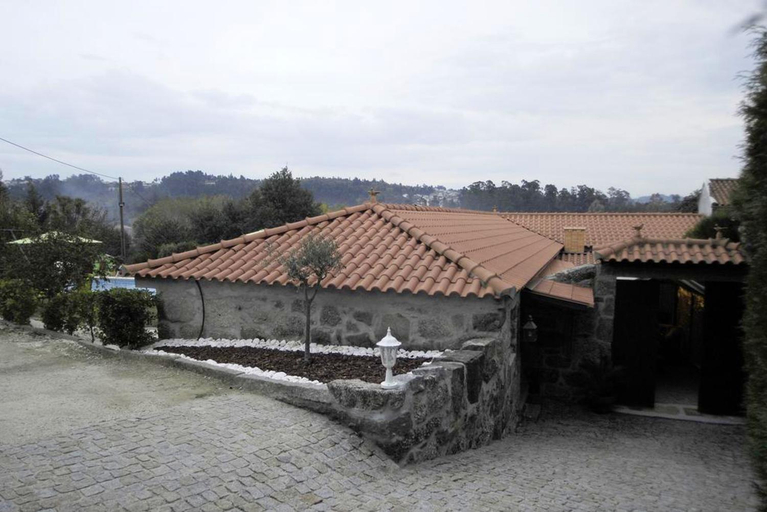 Paradisiacal Villa in Lousada with Private Pool, Lousada
