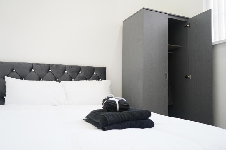 Bedroom 2, Stunning 2-bed Apartment in Birmingham, Birmingham