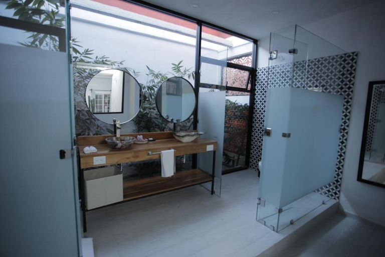 Bathroom 4, Hotel La Casa de los Arboles Immersive Experience, Temoac