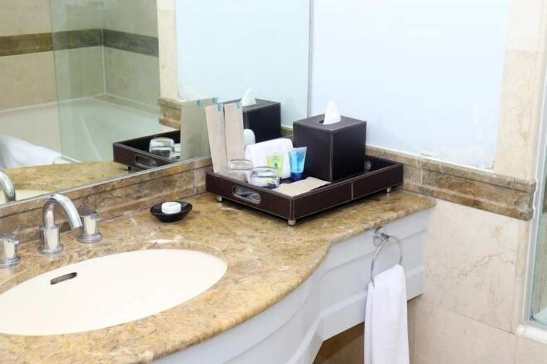 Bathroom 27