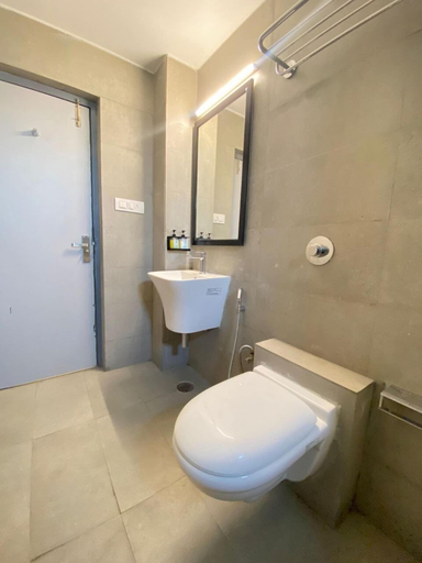 Bathroom 3, SwagStay Hotel OwnHouse 181 Nagpur, Nagpur