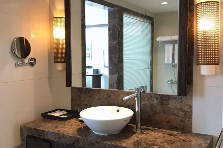 Bathroom 4, Grand Metropark Qingdao, Qingdao