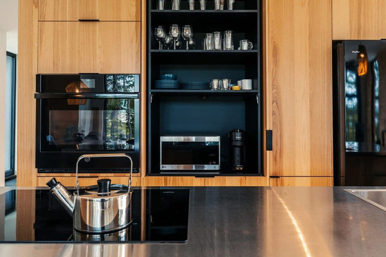 Others 5, Bright Chalet With hot tub and Indoor Sauna, Les Laurentides