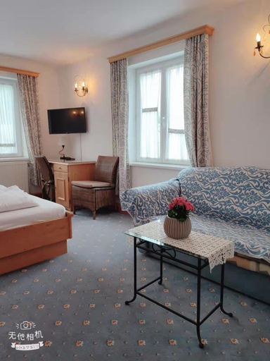 Others 4, Pension Artstetten, Melk