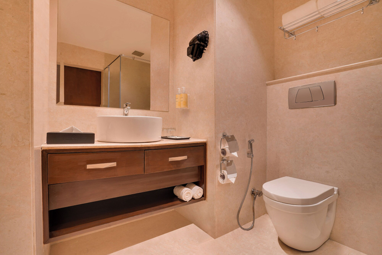 Bathroom 4, Lemon Tree Hotel, Noida, Gautam Buddha Nagar