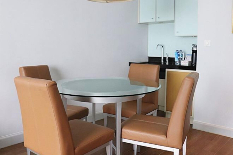 Dining Room 6