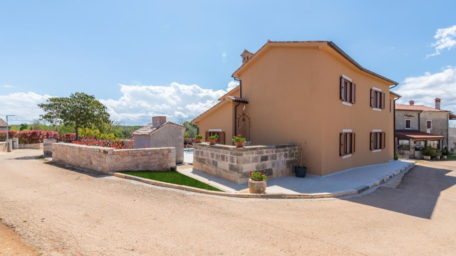 Others 4, Villa Vias Oliveti, Vižinada