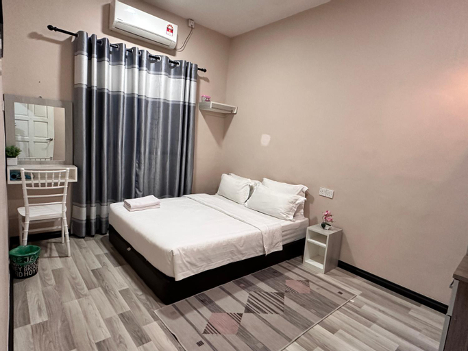Bedroom 2, ANG LEE HOLIDAY HOME 1, Semporna