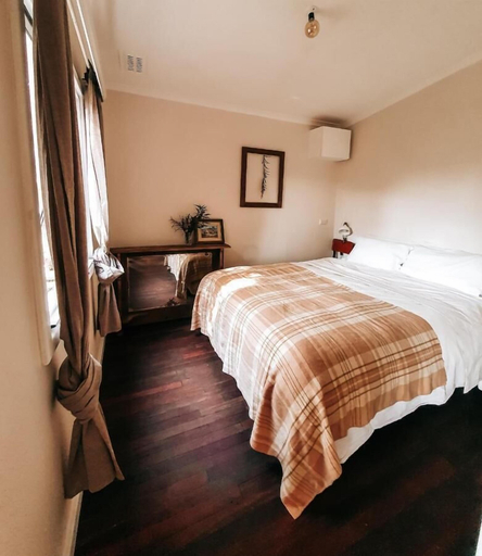 Bedroom 2, Gum Grove Chalets, Denmark