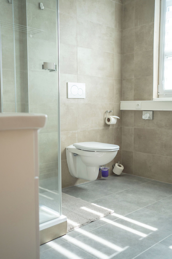 Bathroom 2, Hotel Parkview, Děčín