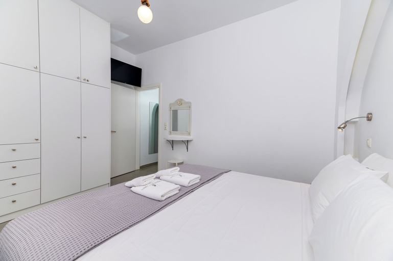 Bedroom 4, AquaLung Suites, South Aegean