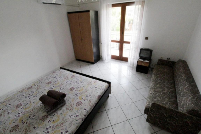 Others 4, Apartments LEO with pool, Umag