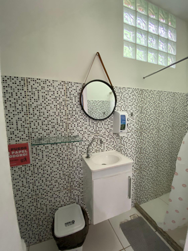 Bathroom, La Casa Hostel, Arraial do Cabo