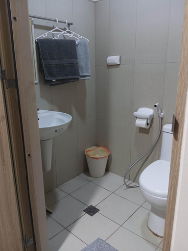 Bathroom 5, Breeze Residences - 1BR Unit w/ Balcony -Top Floor, Pasay City