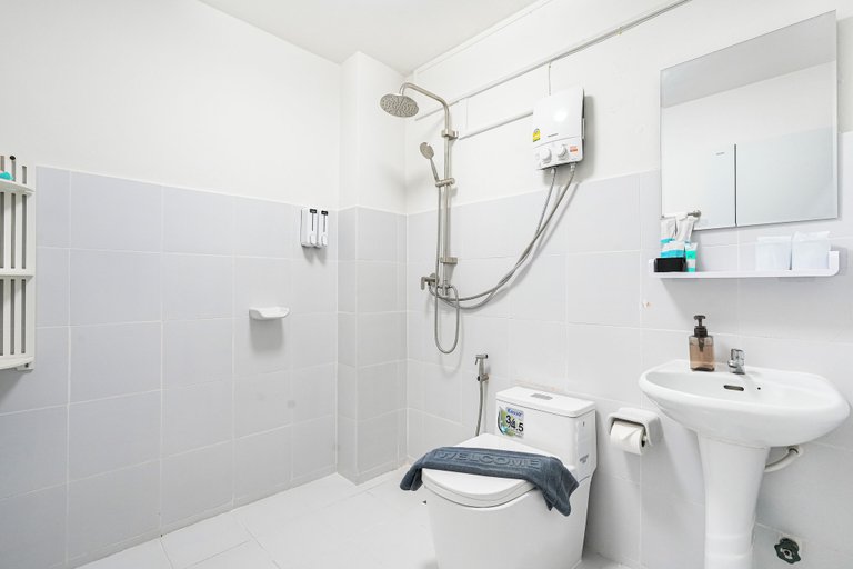 Bathroom 5, Touch Sea Boutique Hotel&Bistro, Pulau Phuket