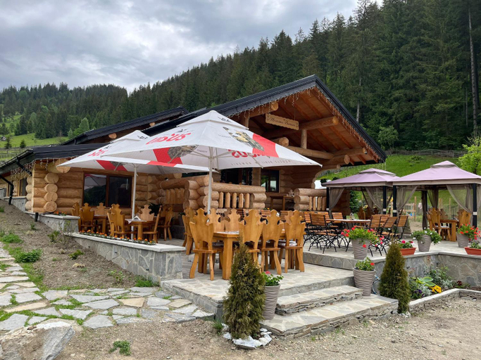 Food & Drinks 3, Pensiunea Mireasma Bucovinei, Crucea