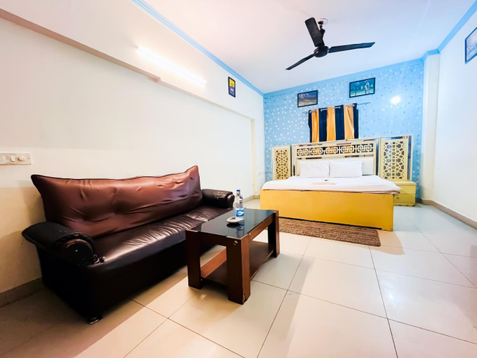 Others 3, Krishna Residency - East Of Kailash, West