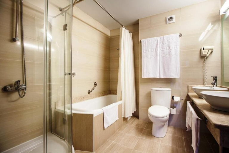 Bathroom 5, Maxi Park Hotel & Spa, Velingrad