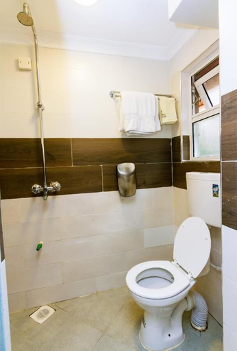 Bathroom, Coyote Haven Bridge Hotel, Dagoretti North