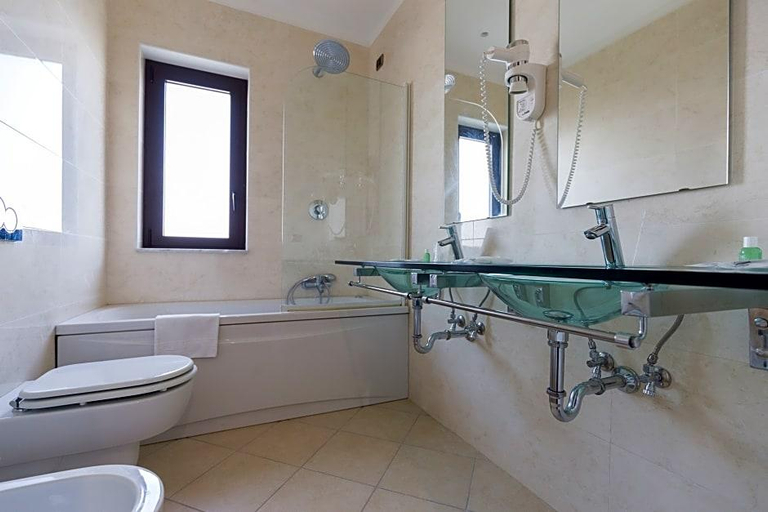 Bathroom 4, Hotel Villa Esperia, Messina