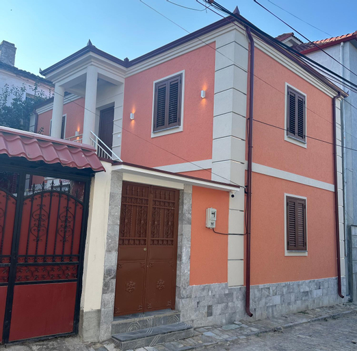 Vila Alba, Korçës