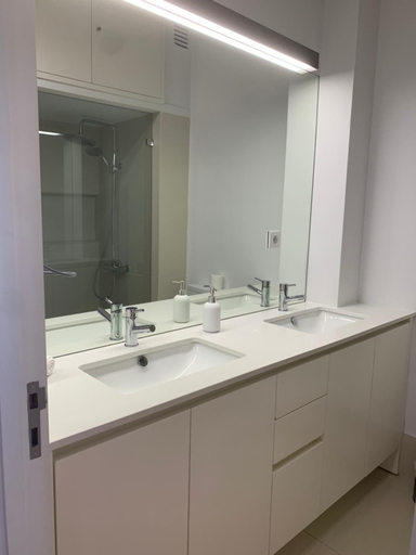 Bathroom 2, Sunset Guest House, Matosinhos