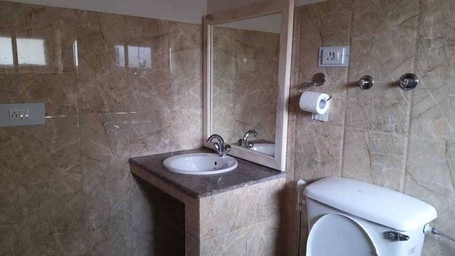 Bathroom, Lharimo Hotel Leh - Ladakh, Leh