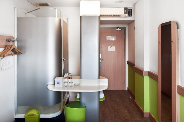 Bathroom 8