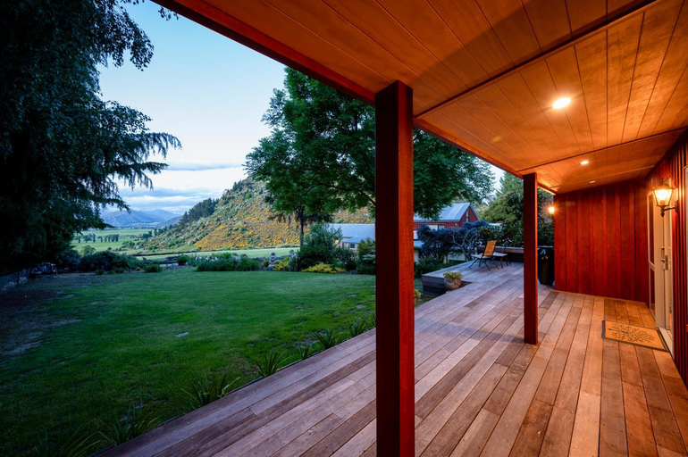 Others 5, Criffel Bluffs Cottage, Queenstown-Lakes