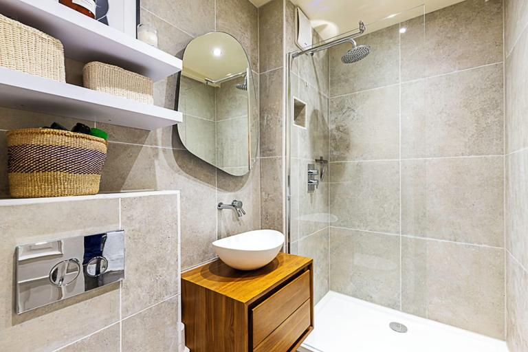 Bathroom 3, Colourful and Cosy Home in De Beauvoir Town, London