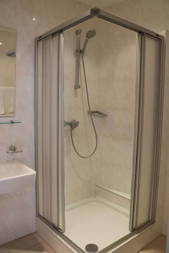 Bathroom 3, Pension Reimer, Wien